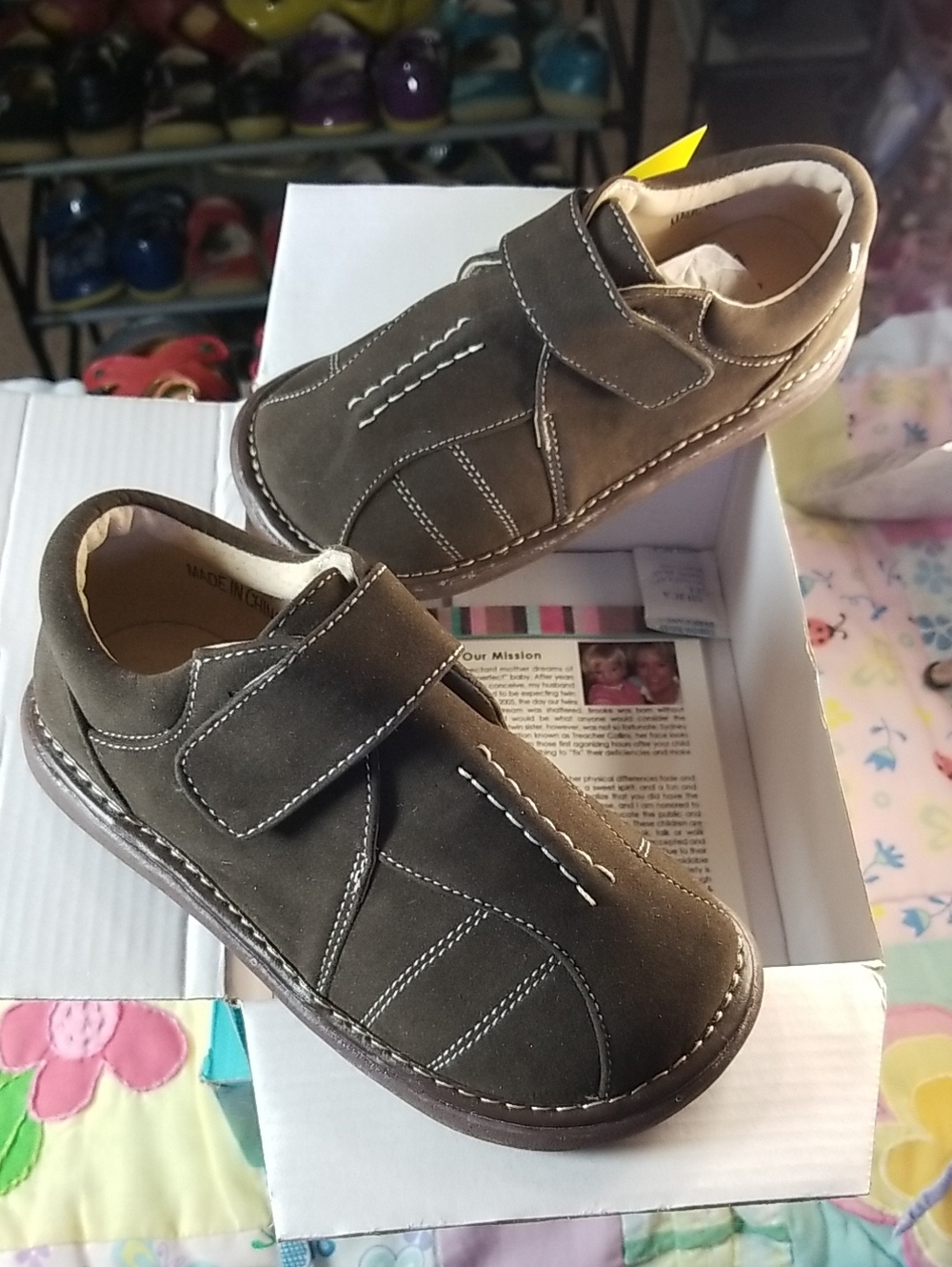 Itzy Bitzy Kids Brown Soft Sueded Squeaky Shoes W/Removable Squeakers Size 10